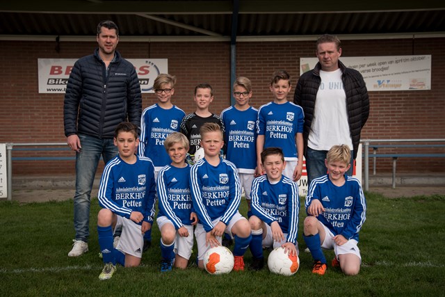 Petten JO11