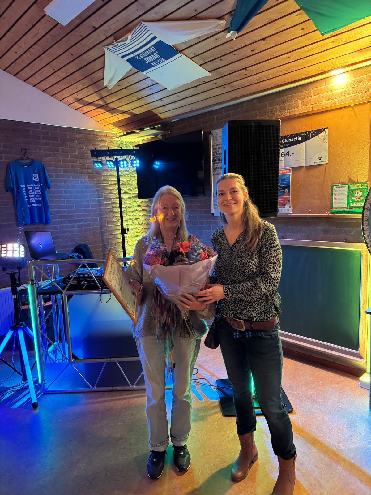 Kees en Gerda in het zonnetje gezet op de feestavond van SV Petten